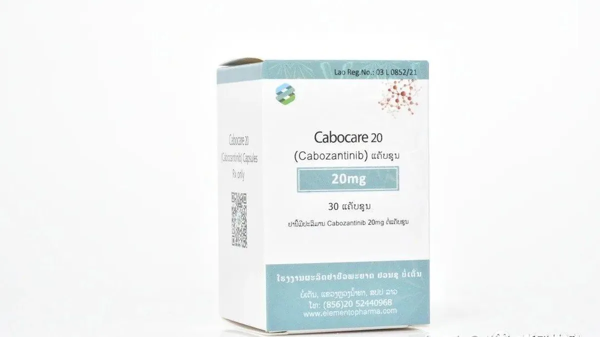 印度版和孟加拉版卡博替尼药盒对比，展示不同包装和防伪码位置